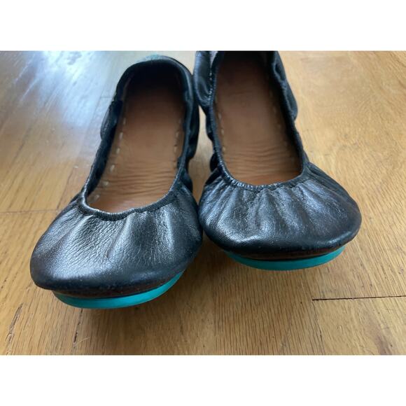 Tieks Shoes - Black Tieks size 9 EUC leather ballet flat shoes foldable
